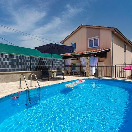 Apartment With A Private Swimming Pool, Garden & Bbq Gostinjac Exterior foto
